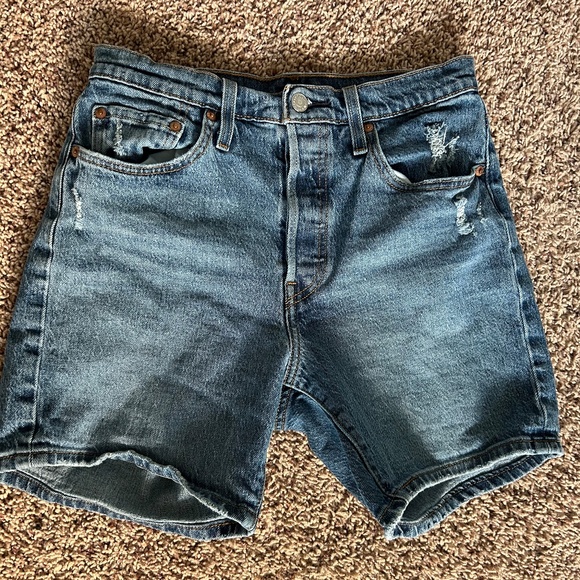 Levi's 501 Mid Thigh Short - Picture 2 of 4